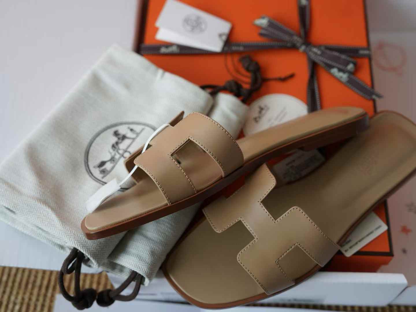Hermès ORAN EPSOM Slippers view 2