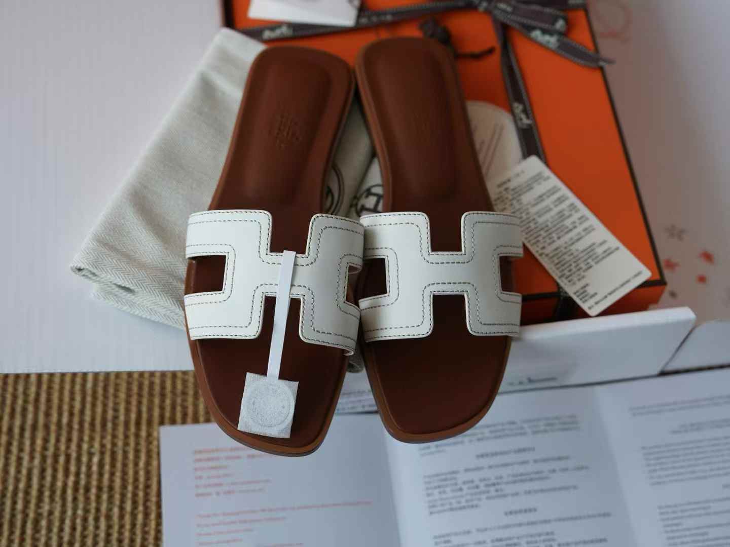 Hermès ORAN EPSOM Slippers view 1