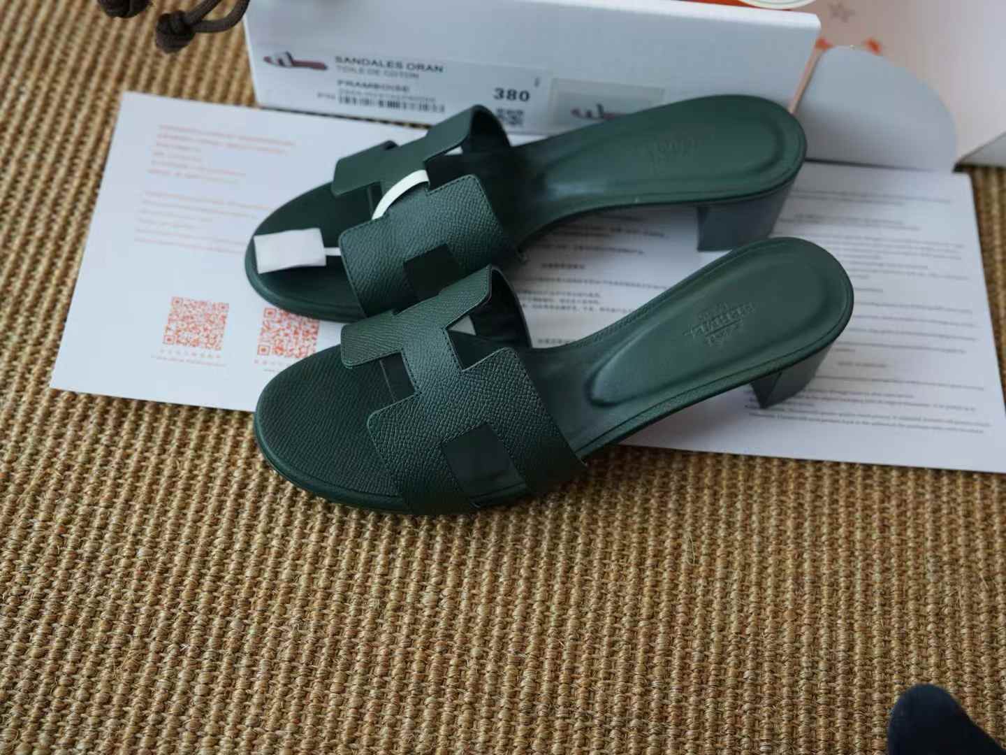 Hermès ORAN EPSOM Slippers view 4