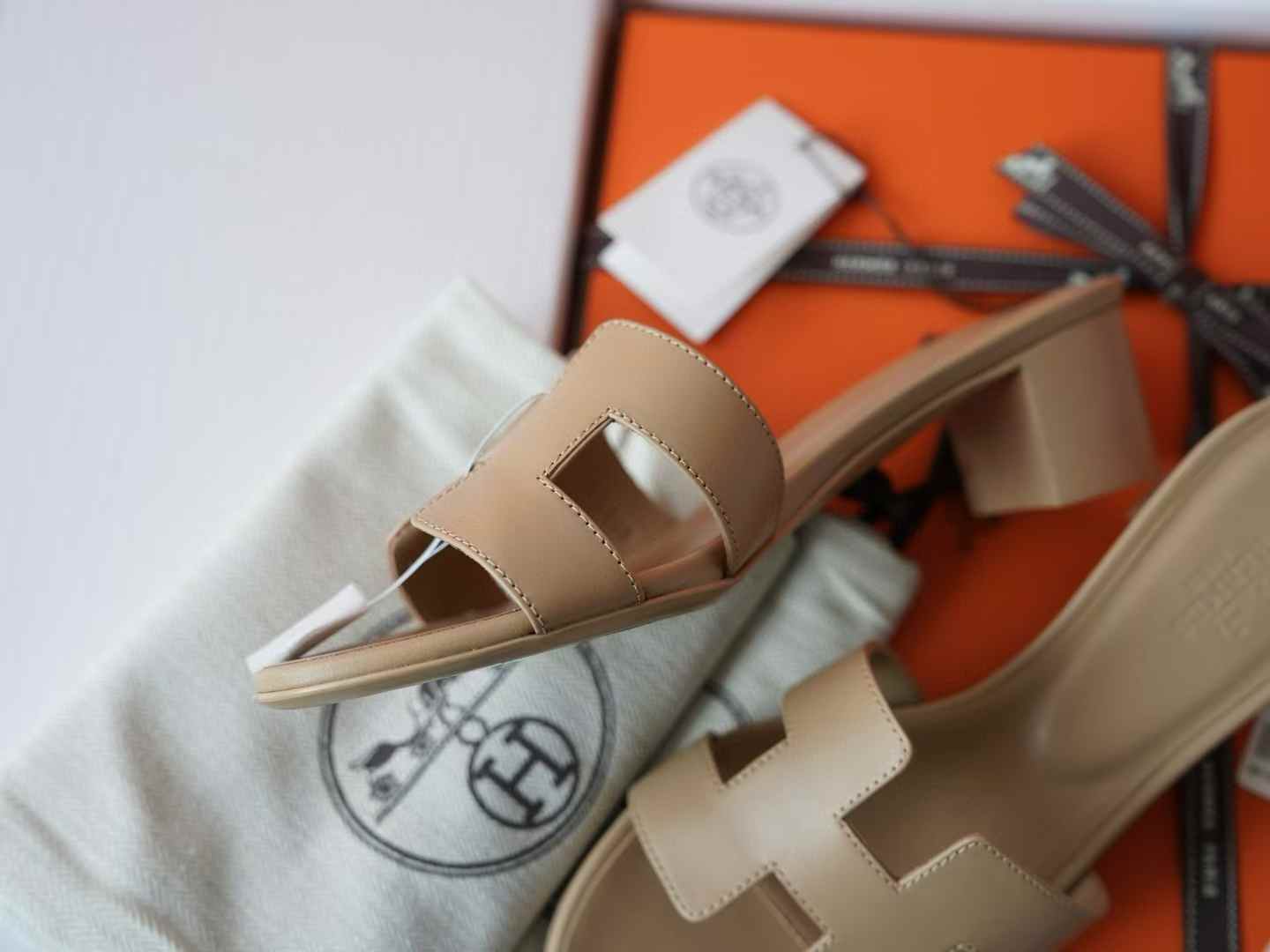Hermès ORAN EPSOM Slippers view 2