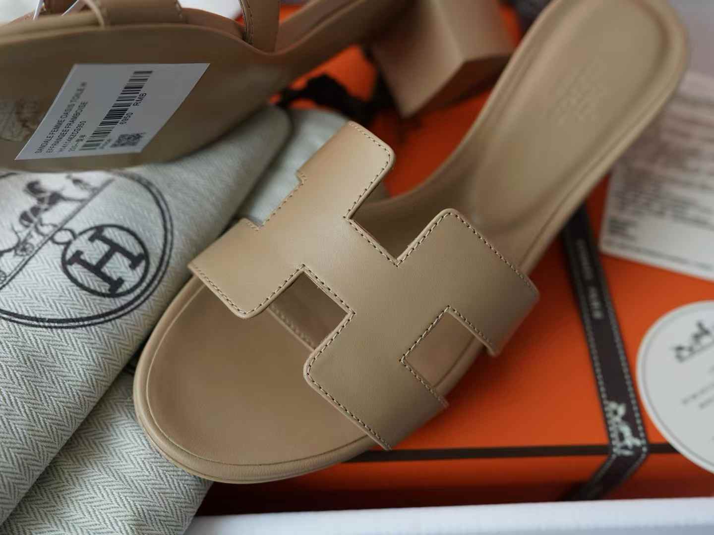Hermès ORAN EPSOM Slippers view 3