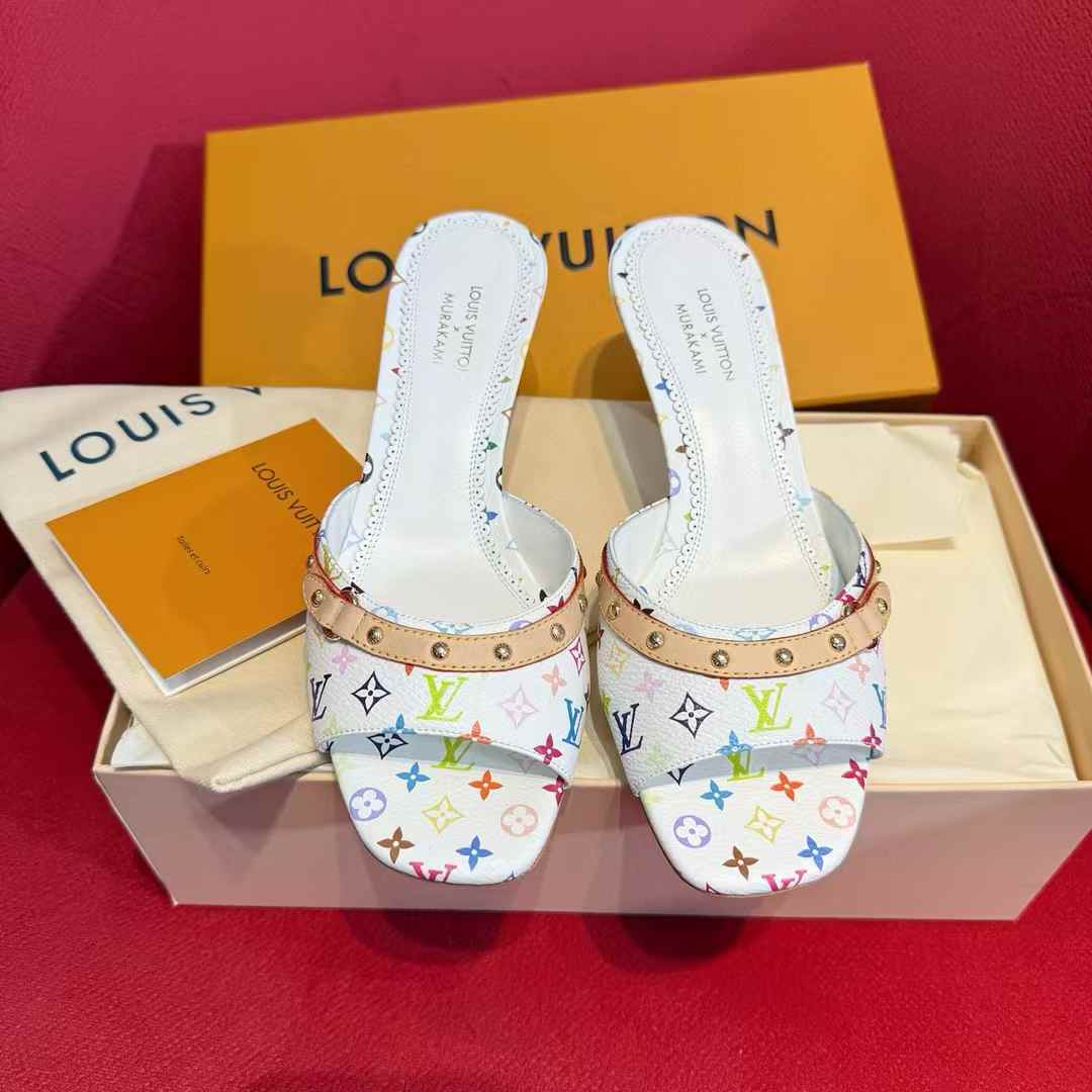 Louis Vuitton Slippers view 3