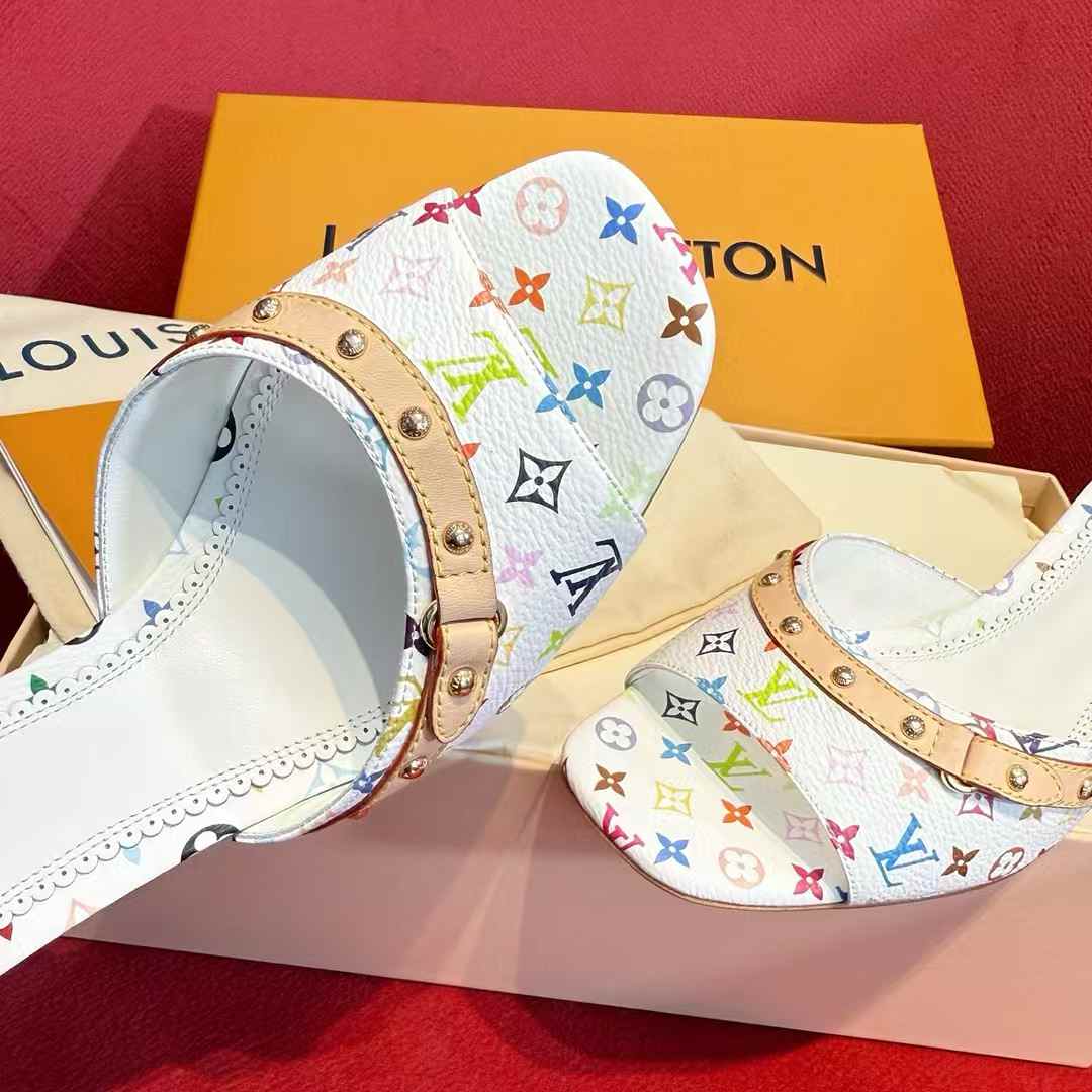 Louis Vuitton Slippers view 8