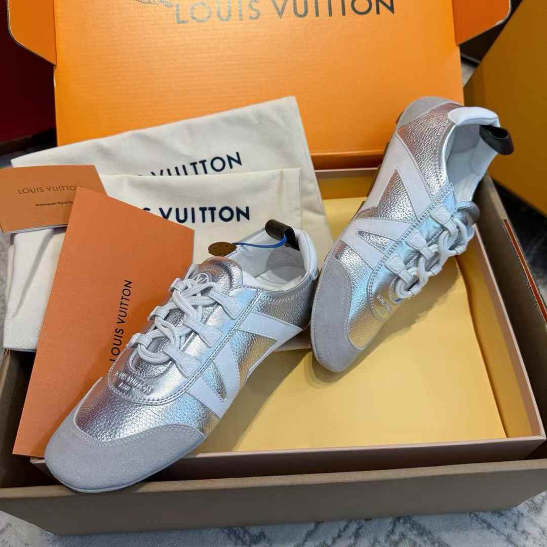 Louis Vuitton Sneakers view 7