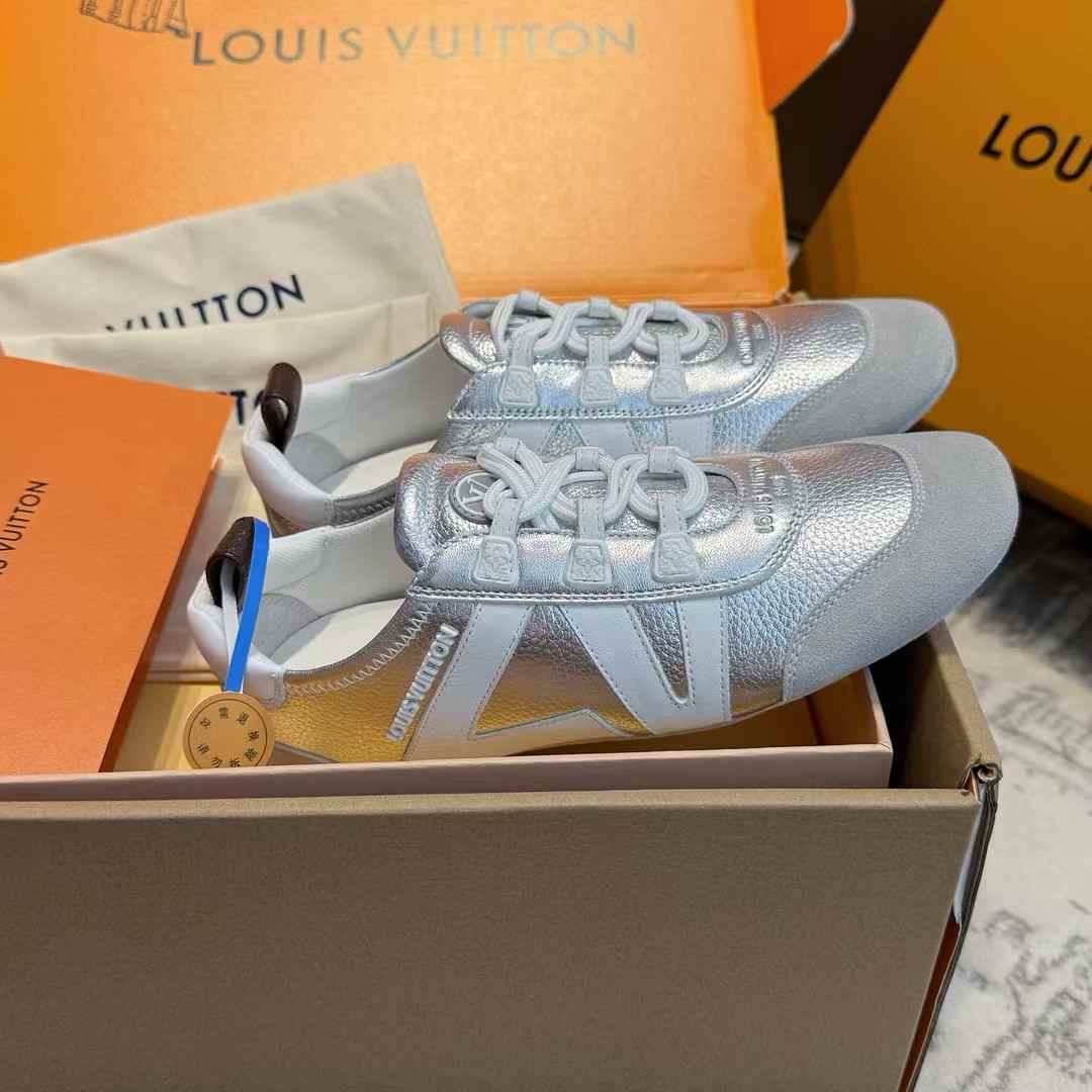 Louis Vuitton Sneakers view 8