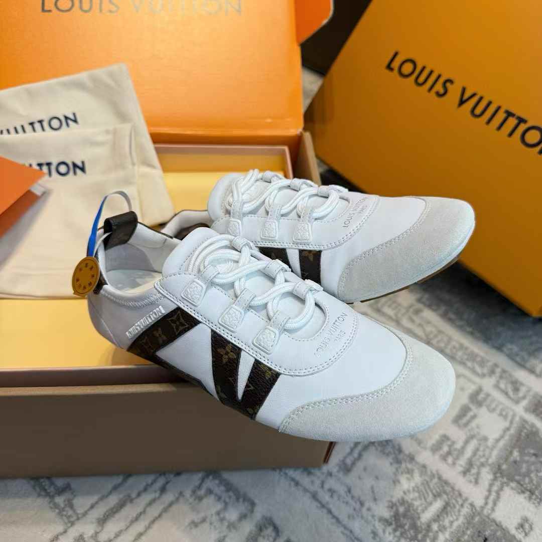 Louis Vuitton Sneakers view 3