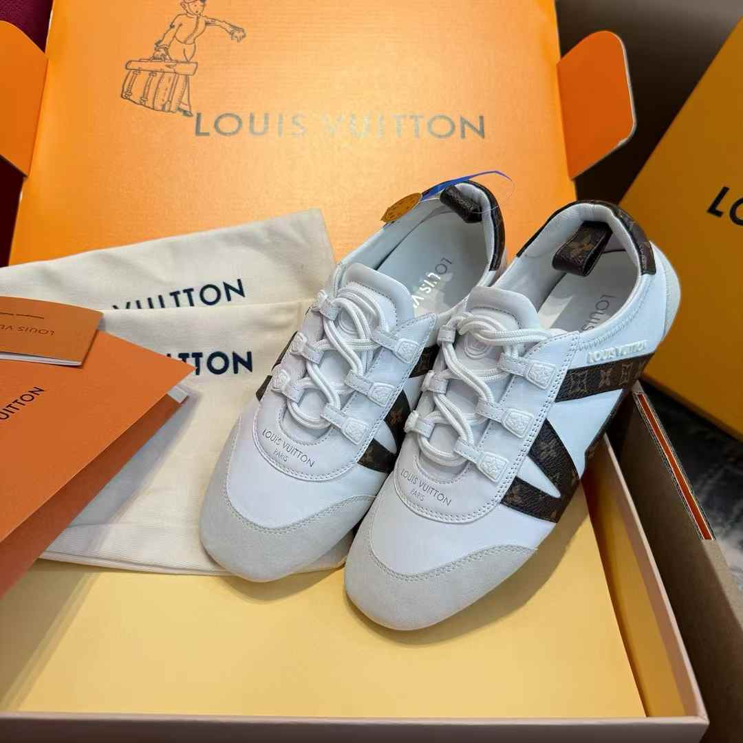Louis Vuitton Sneakers view 4