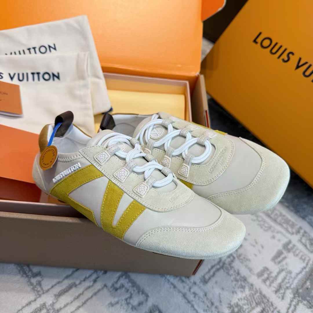 Louis Vuitton Sneakers view 3