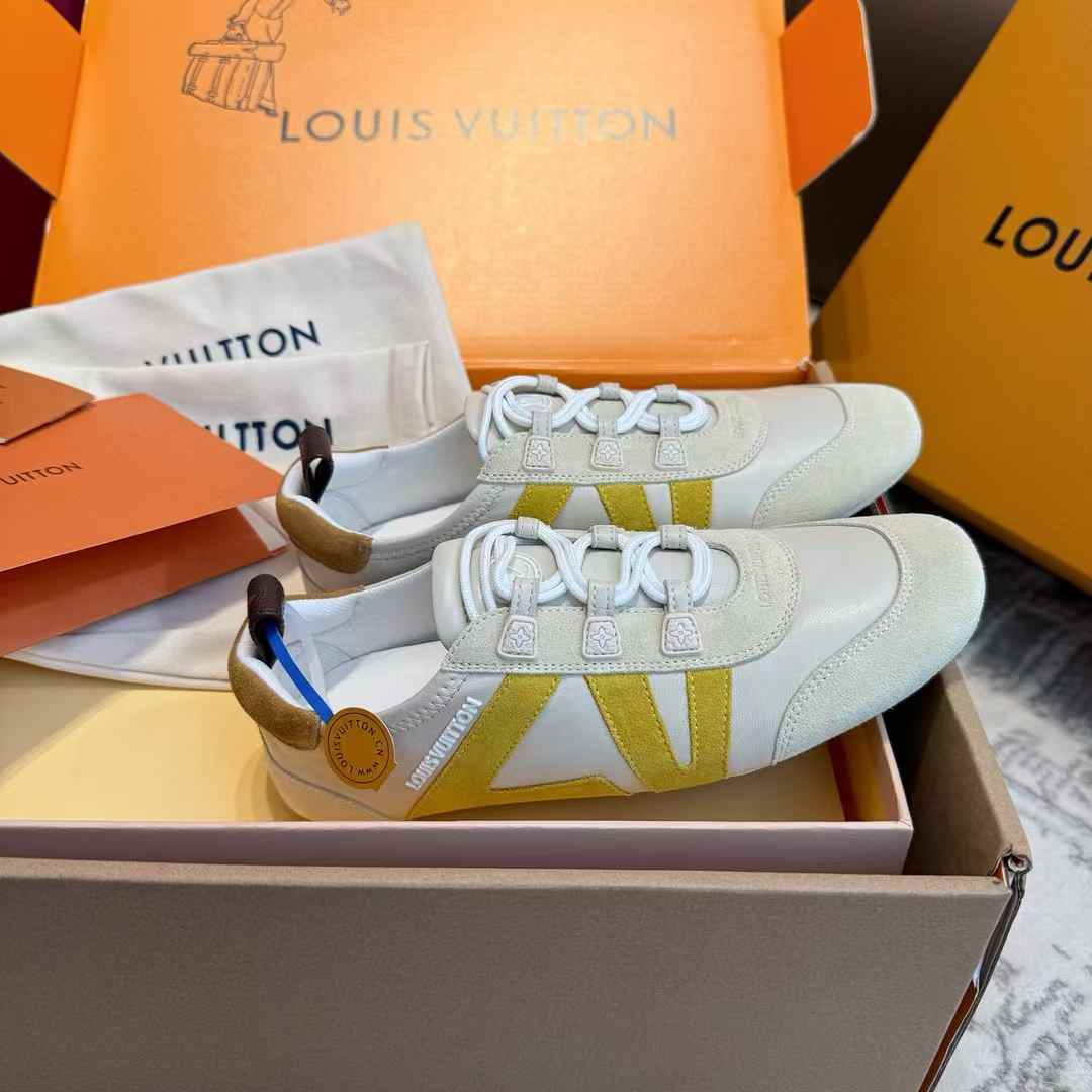 Louis Vuitton Sneakers view 4