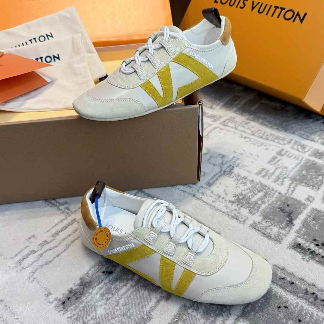 Louis Vuitton Sneakers view 6