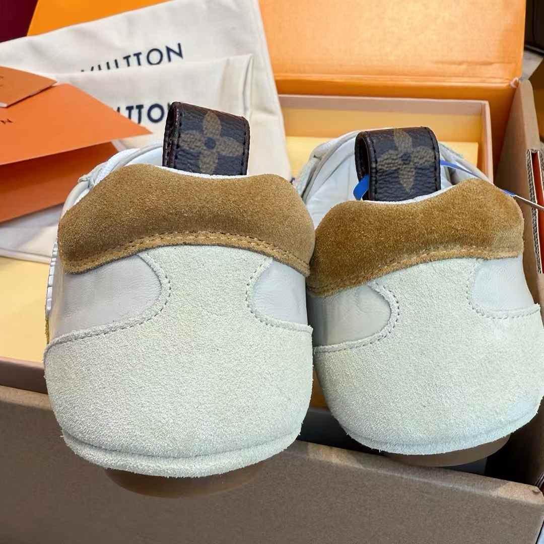 Louis Vuitton Sneakers view 8