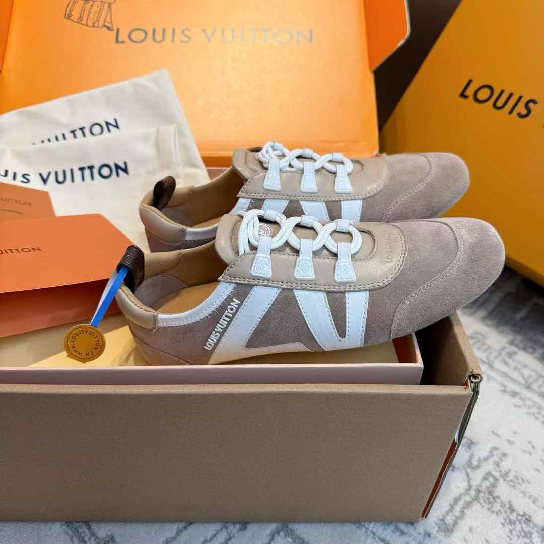 Louis Vuitton Sneakers view 5