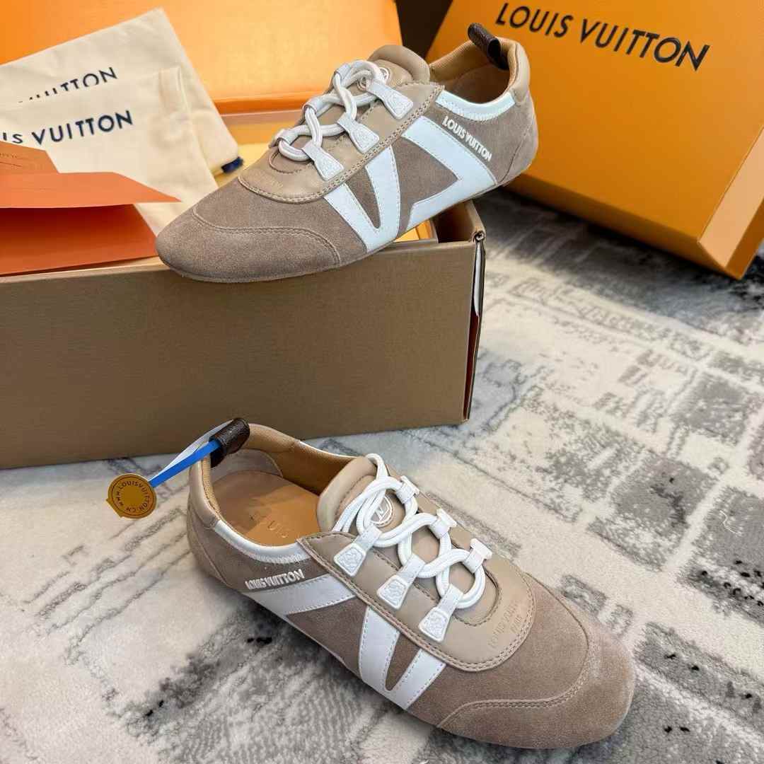 Louis Vuitton Sneakers view 7