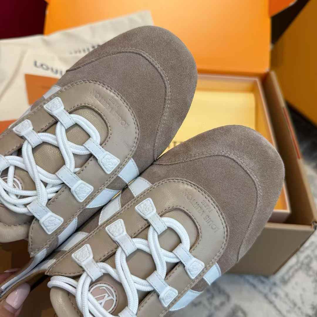 Louis Vuitton Sneakers view 8