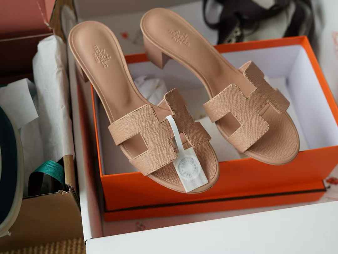 Hermès Slippers view 2
