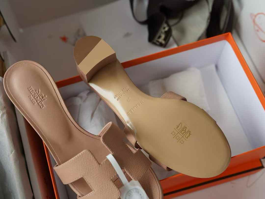 Hermès Slippers view 4