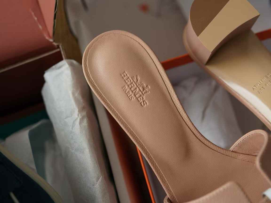 Hermès Slippers view 5