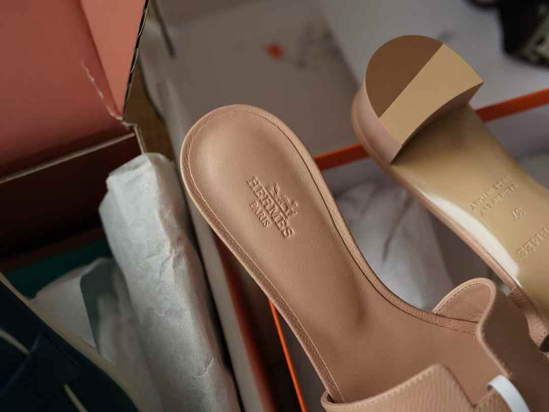 Hermès Slippers view 9