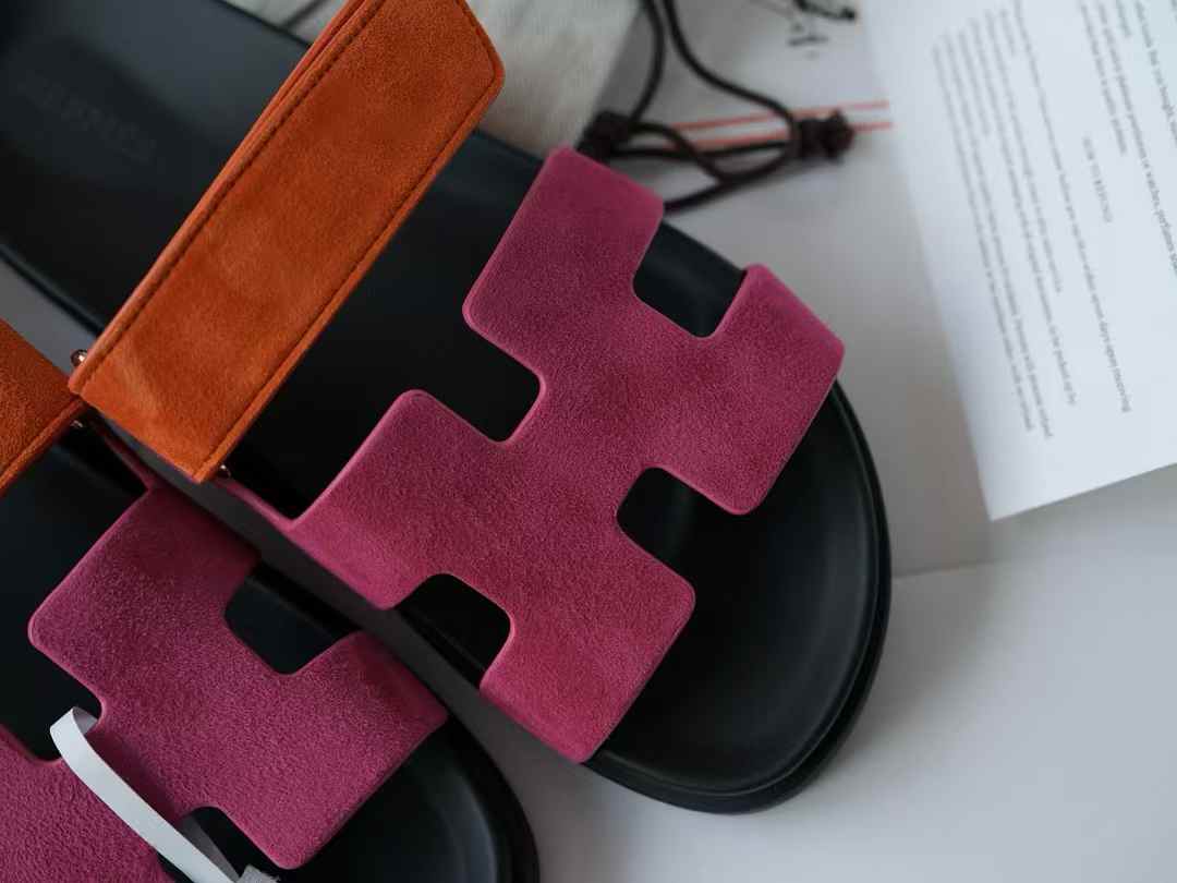 Hermès Slippers view 3