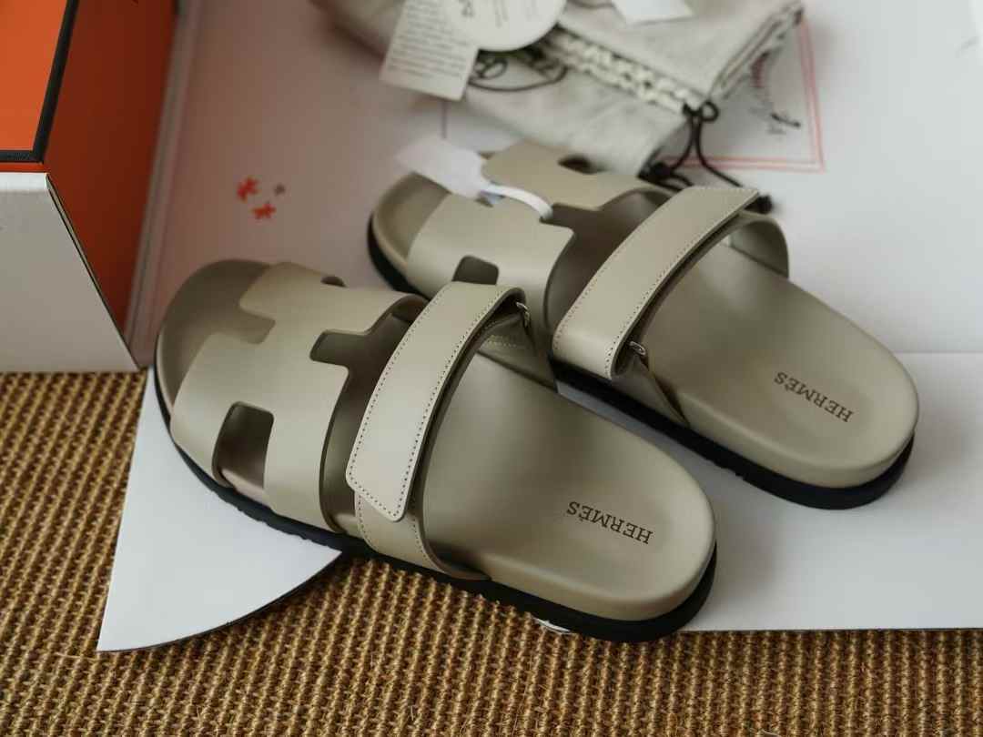 Hermès Slippers view 2