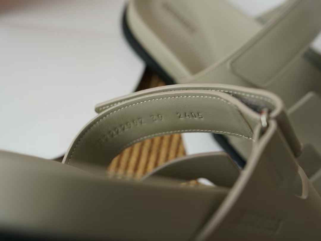 Hermès Slippers view 7