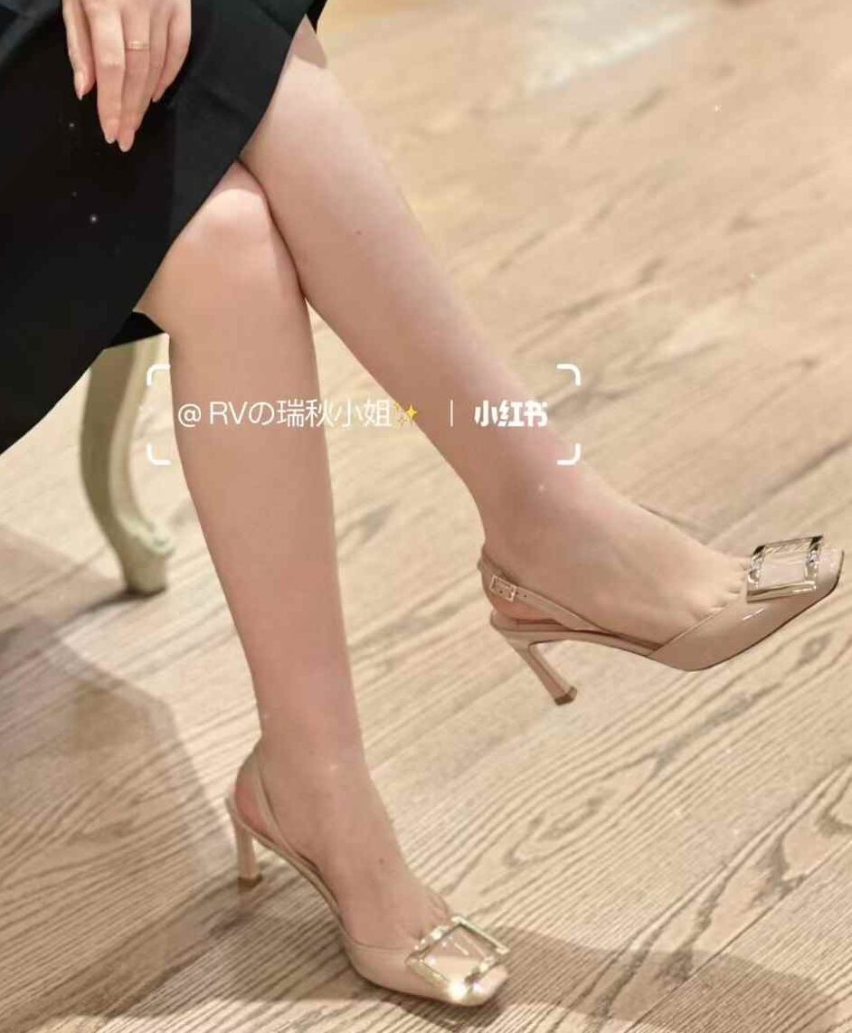 Roger Vivier High heels view 9