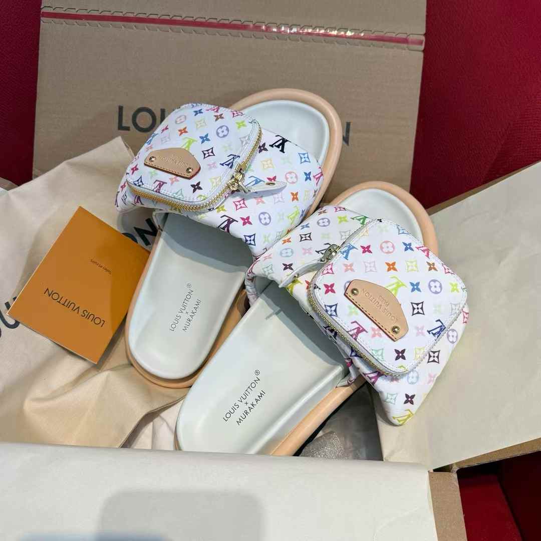 Louis Vuitton Slippers view 4