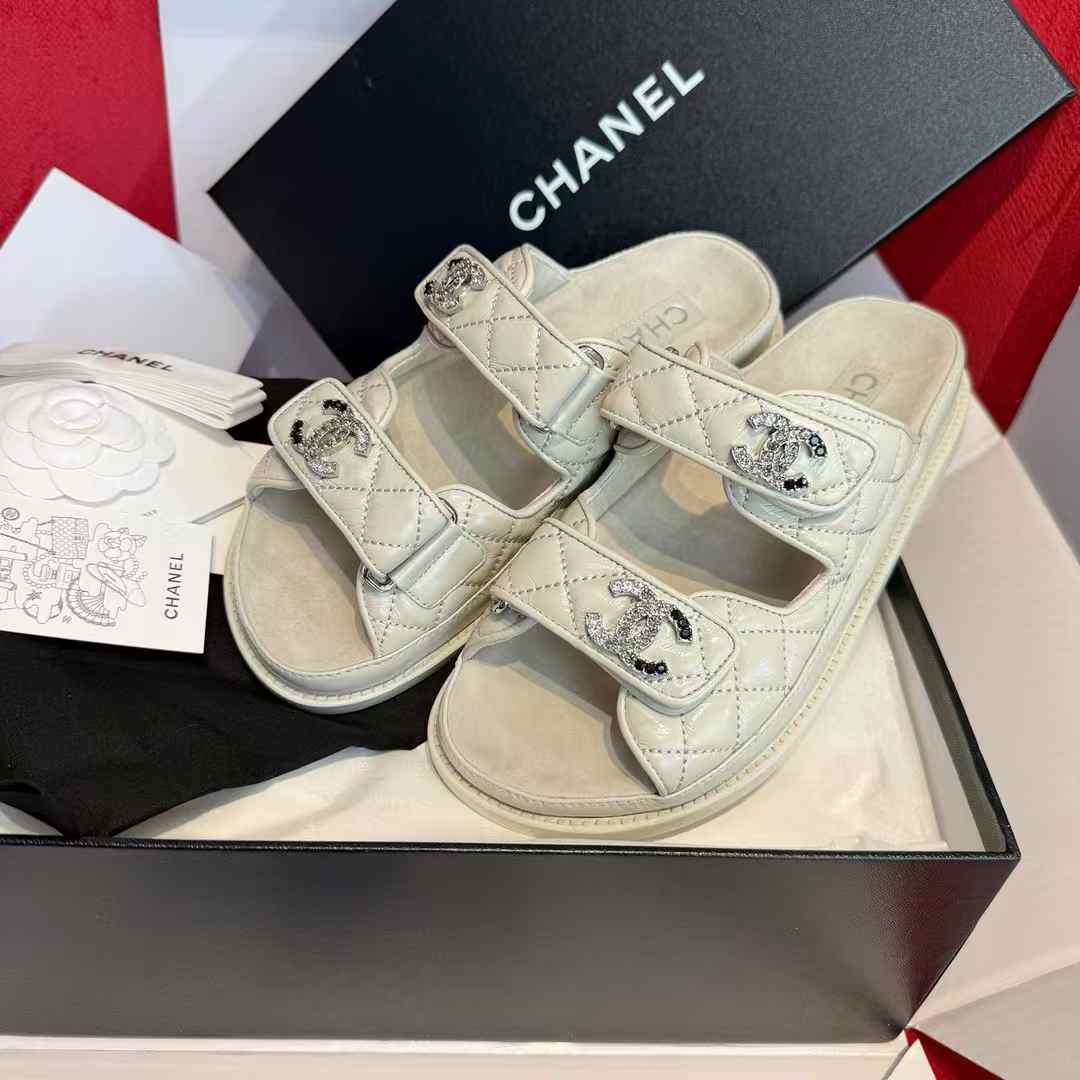 Chanel oil wax slippers view 4