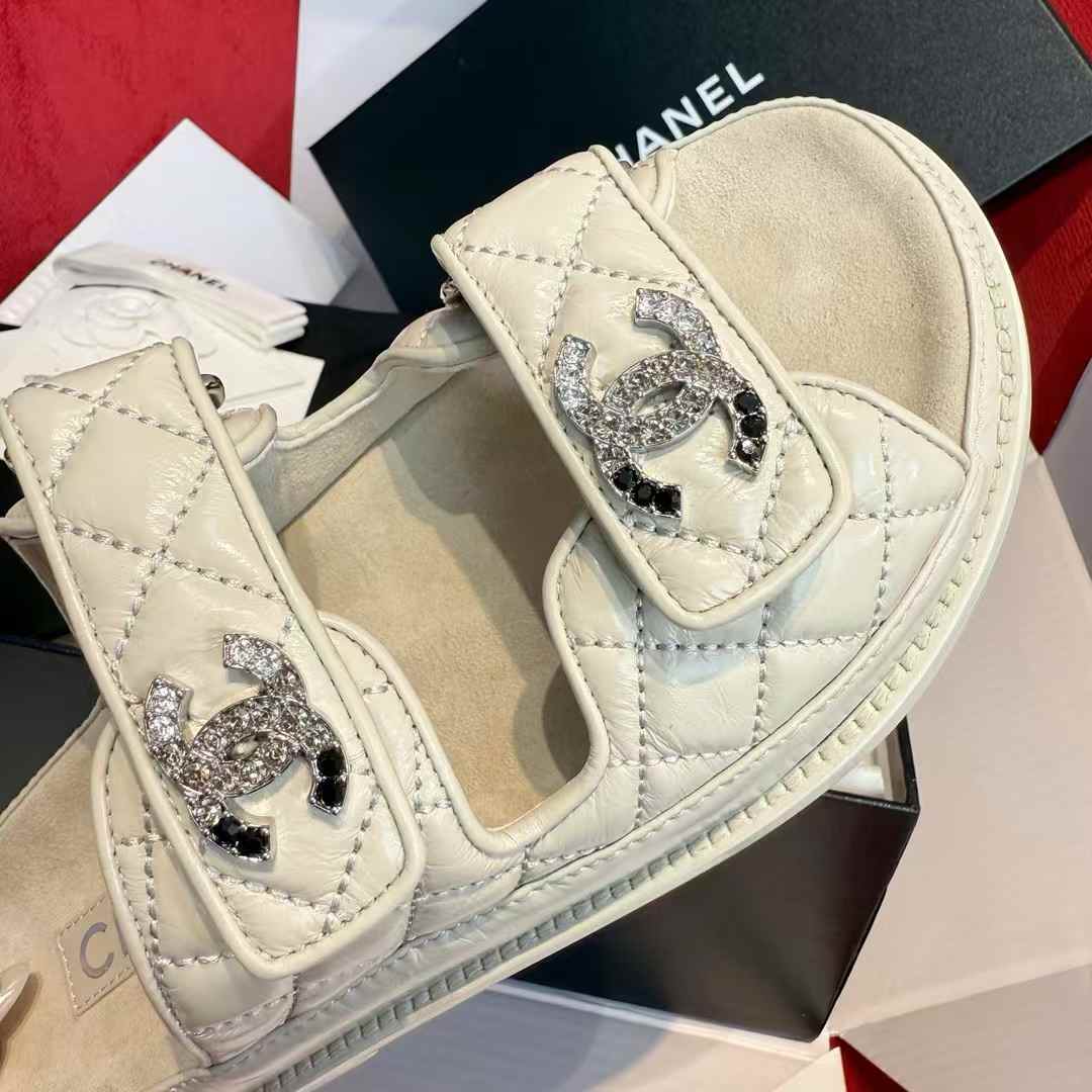 Chanel oil wax slippers view 8