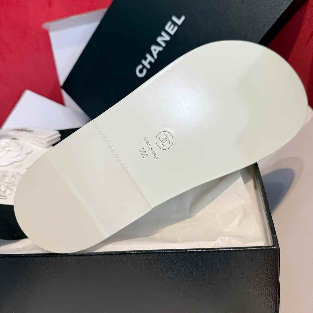 Chanel oil wax slippers view 9