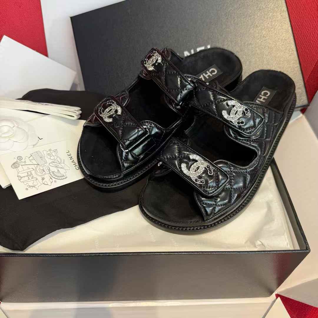 Chanel oil wax slippers view 3