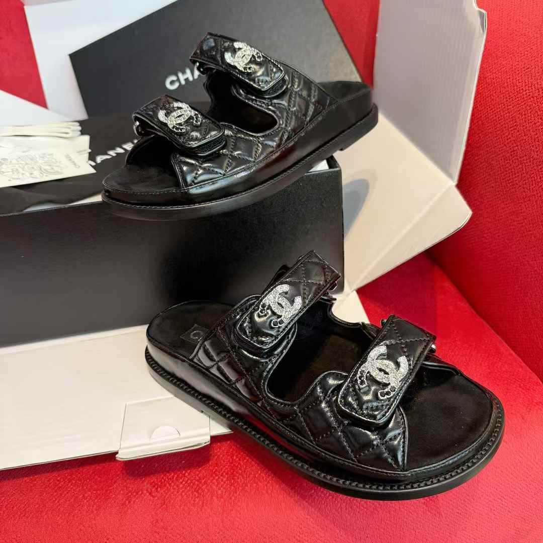 Chanel oil wax slippers view 4