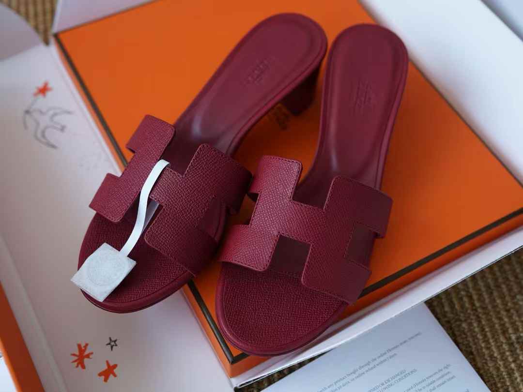 Hermès Slippers view 1