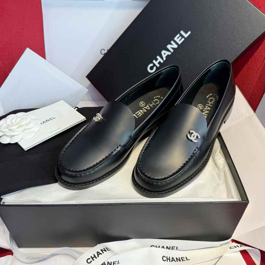 Chanel Flat leather shoes view 4