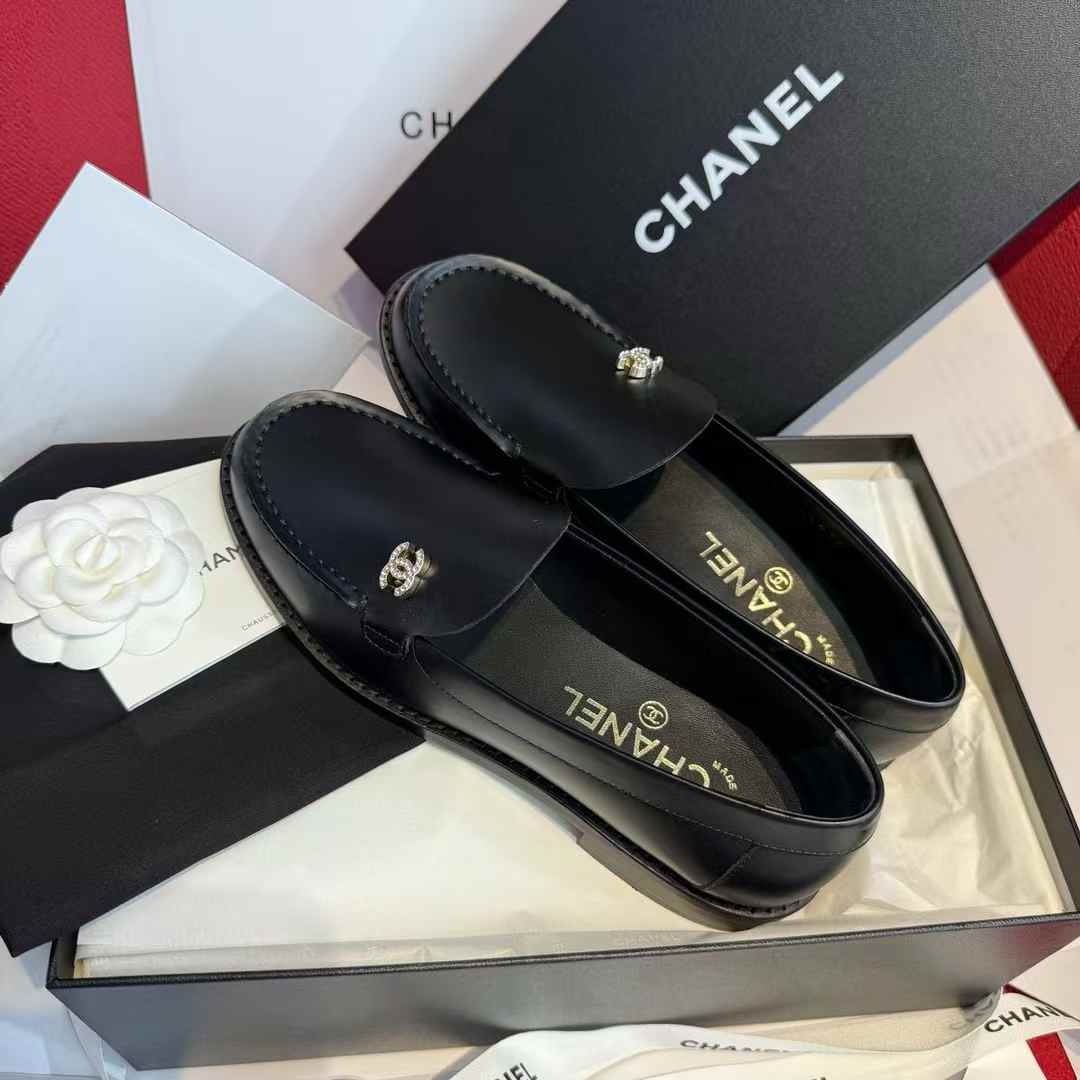 Chanel Flat leather shoes view 7