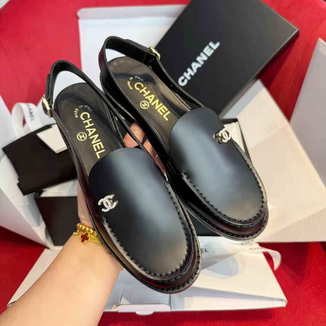 Chanel Flat leather shoes view 1