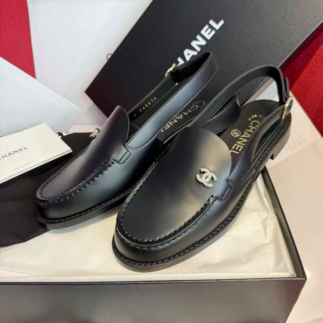 Chanel Flat leather shoes view 4