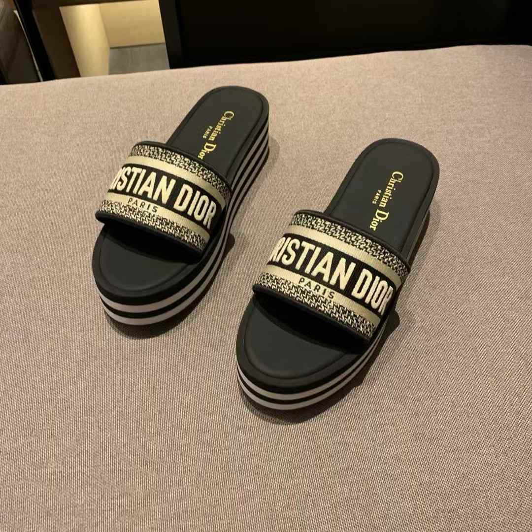 Dior Platform sandals view 2