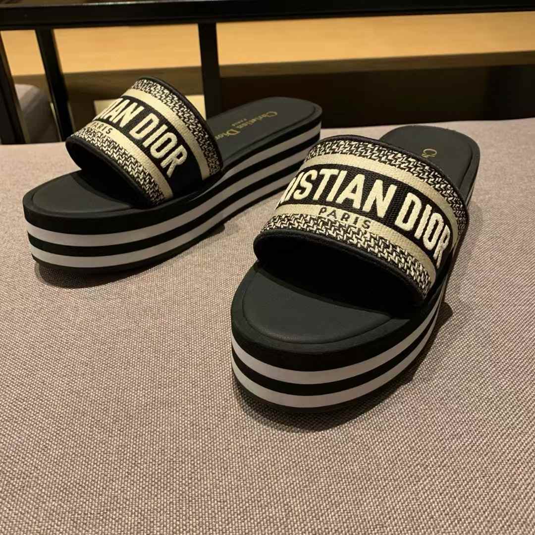 Dior Platform sandals view 4