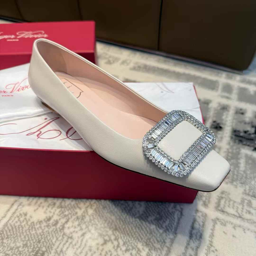Roger Vivier Classic high heels view 5