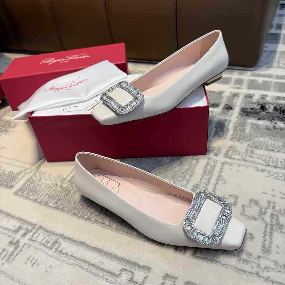 Roger Vivier Classic high heels view 6