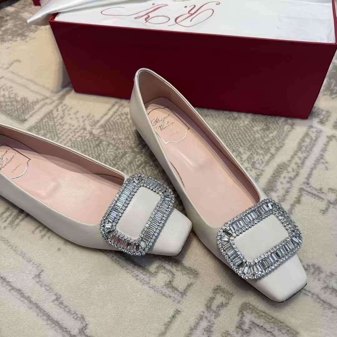 Roger Vivier Classic high heels view 7