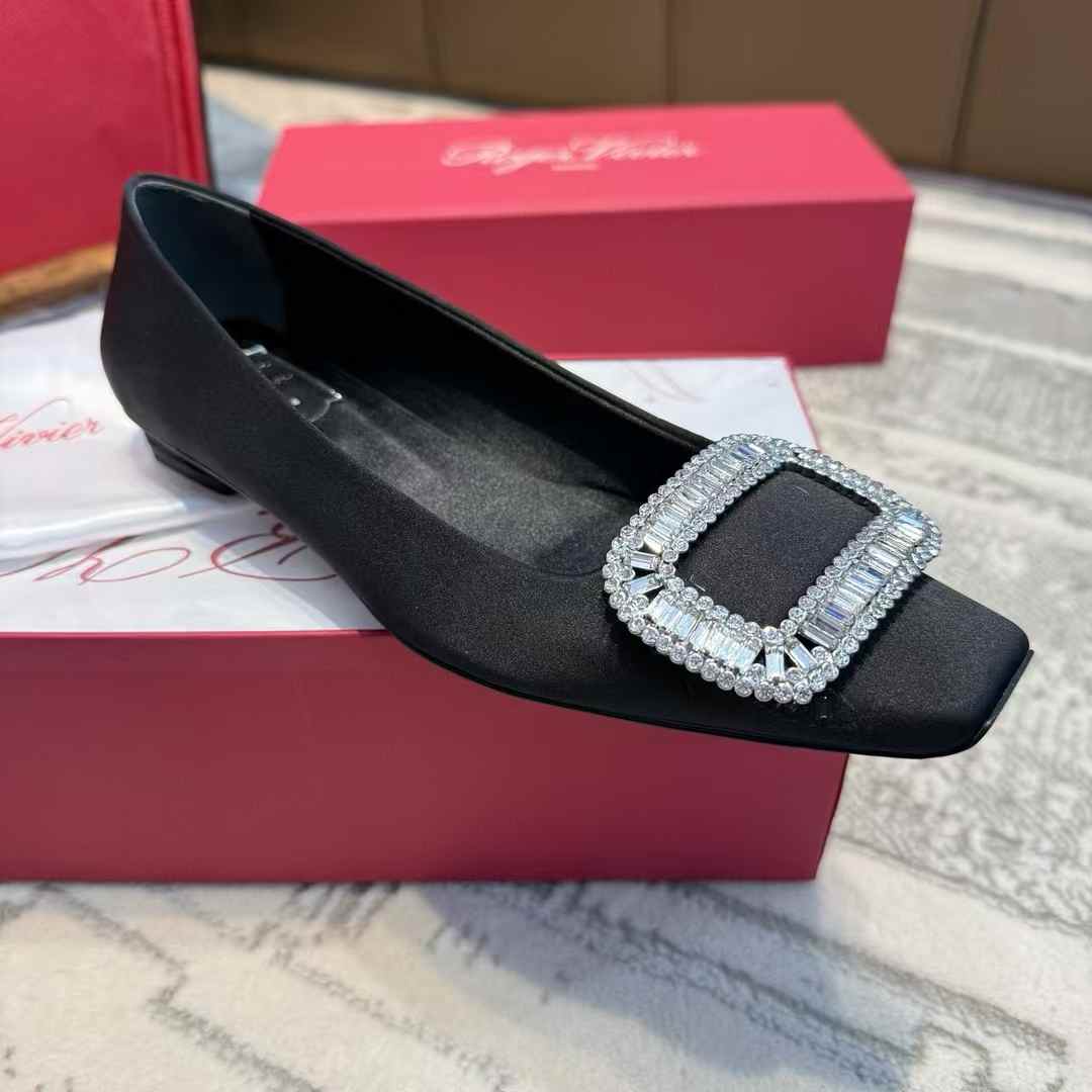 Roger Vivier Classic high heels view 5
