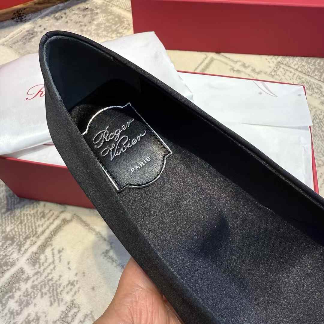 Roger Vivier Classic high heels view 8