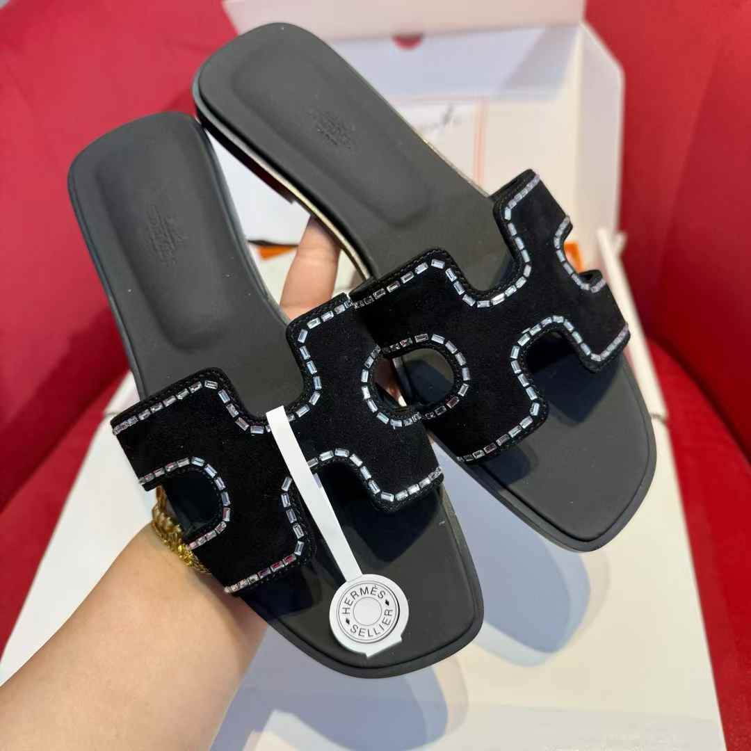 Hermès Slippers view 1
