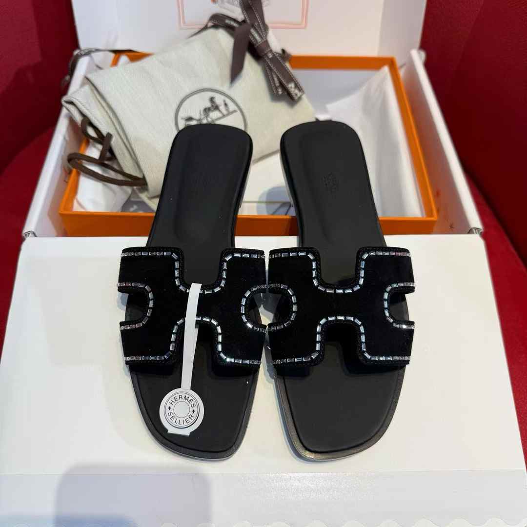 Hermès Slippers view 3
