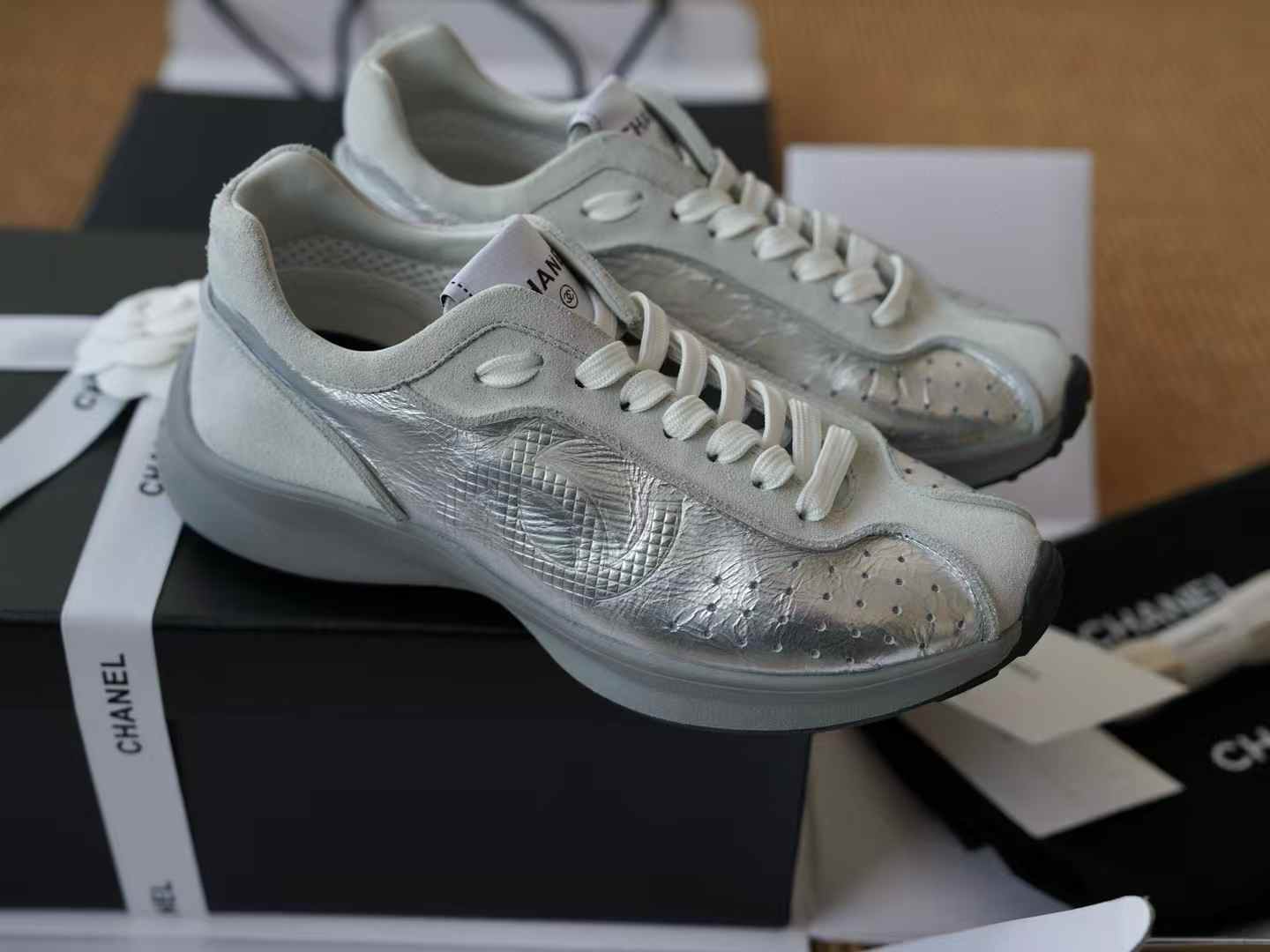 Chanel Casual sneakers view 3