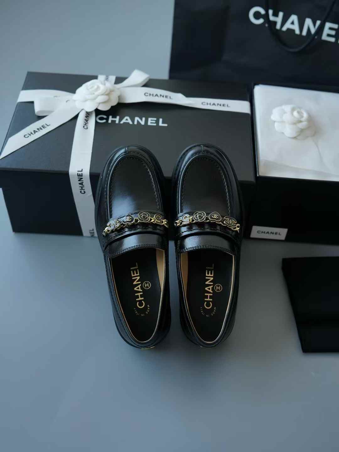 Chanel Flat-soled casual shoes view 8