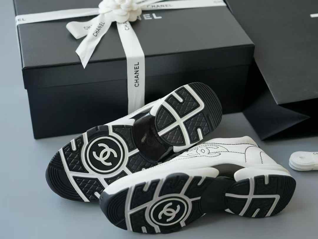 Chanel 25C Sneakers view 4