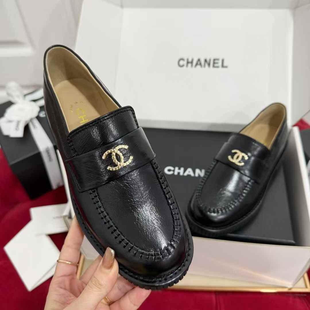 Chanel Casual leather shoes view 1